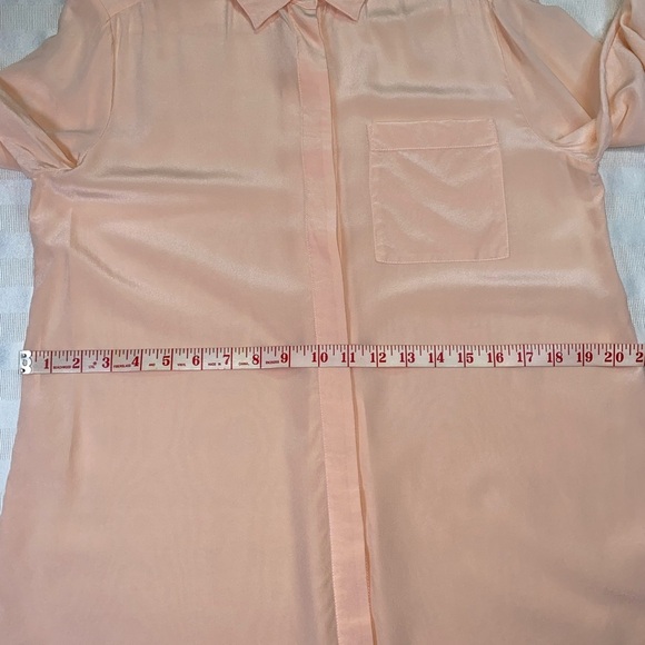 Banana Republic 100% Silk Collared   Covered Buttons Peach Blouse Tunic Sz. S - Picture 6 of 14
